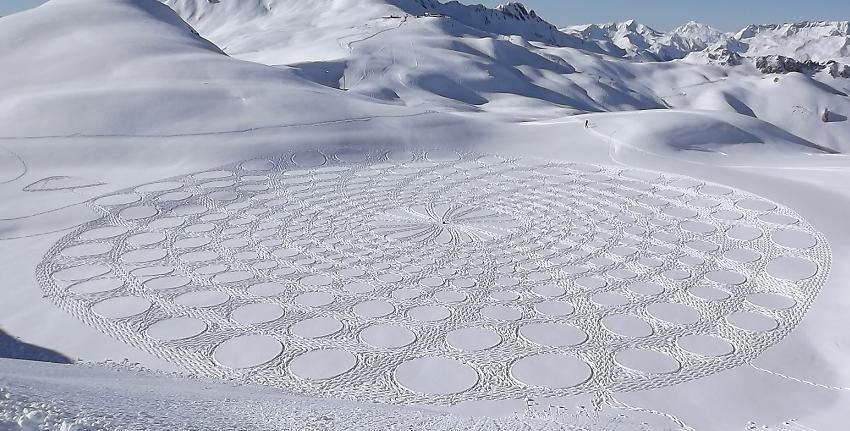 407187 358913450788794 282614611752012 1628434 993204909 n1 Magnificent Geometric Snow Art by Simon Beck